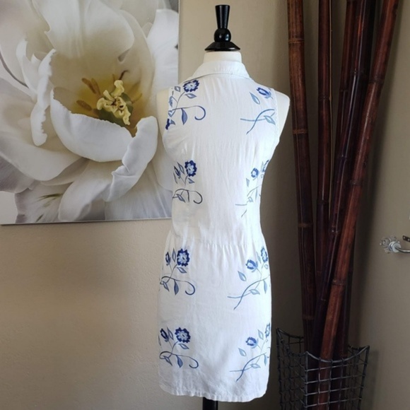 Cherry ~ White Blue Floral Half Button-down Dress - Picture 2 of 2